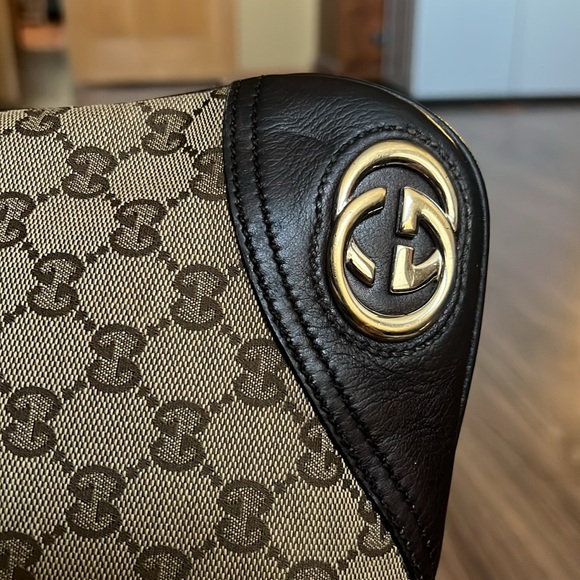 A187- 💯 % authentic Gucci shoulder bag - Picture 9 of 16
